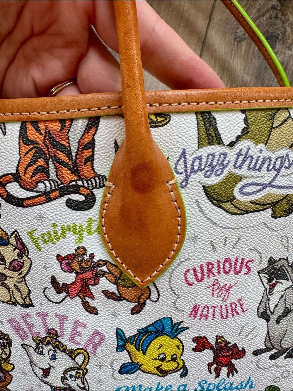 Disney Dooney & Bourke “Sidekicks” Tote Bag | EUC | Large Size | Cream/Green - Picture 9 of 15